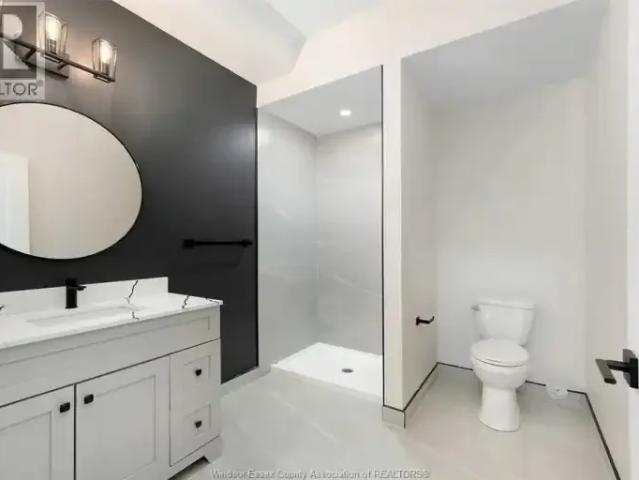 2 Bedroom Apartment Windsor ON 101878158
