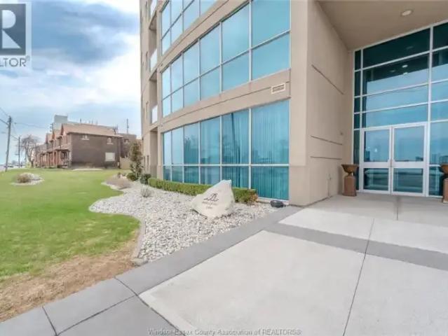 2 Bedroom Apartment Windsor ON 101879264