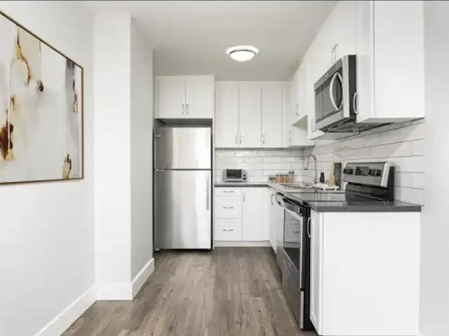 2 Bedroom Apartment Windsor ON 103694106