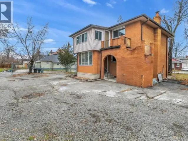 2 Bedroom Apartment Windsor ON LS100444786