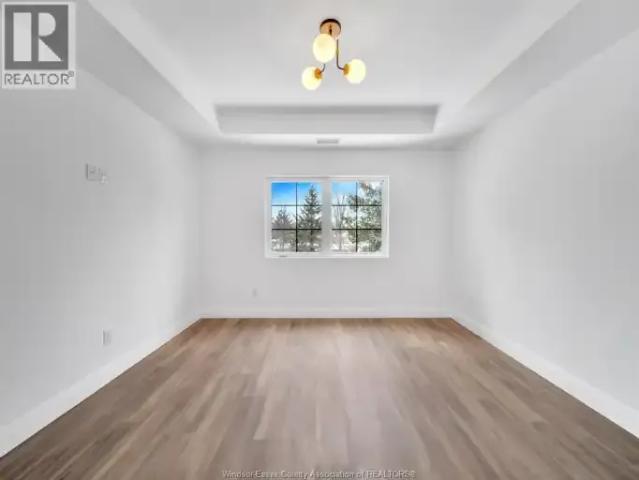 2 Bedroom Apartment Windsor ON LS100564198