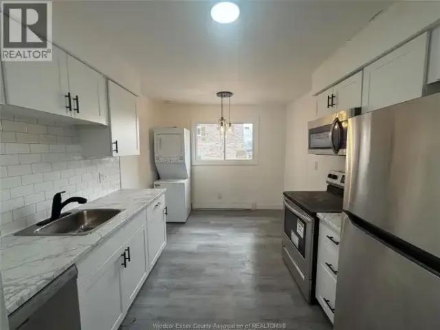 2 Bedroom Apartment Windsor ON LS100761585