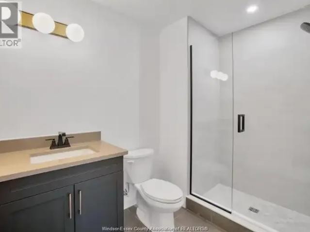 2 Bedroom Apartment Windsor ON LS101878369