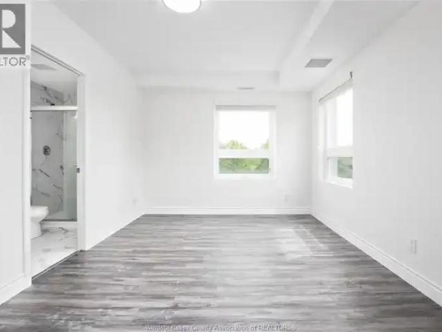 2 Bedroom Apartment Windsor ON LS102883782