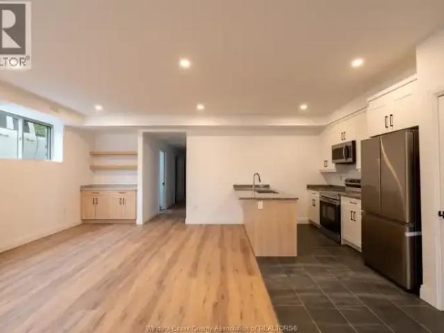 2 Bedroom Apartment Windsor ON LS102204355