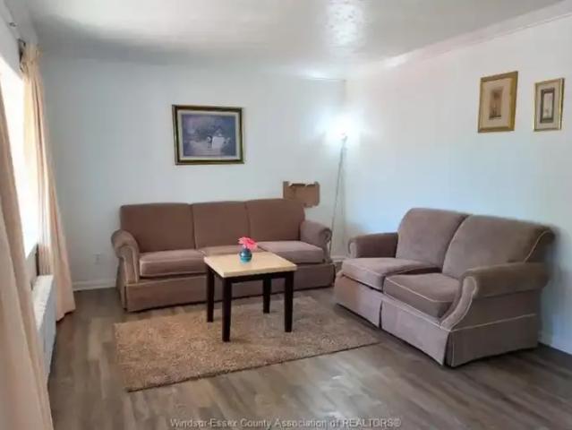 2 Bedroom Apartment Windsor ON LS102339295