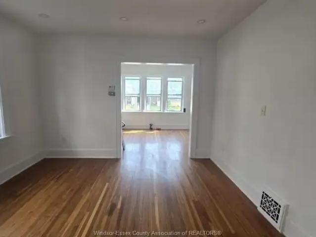 2 Bedroom Apartment Windsor ON LS103012125