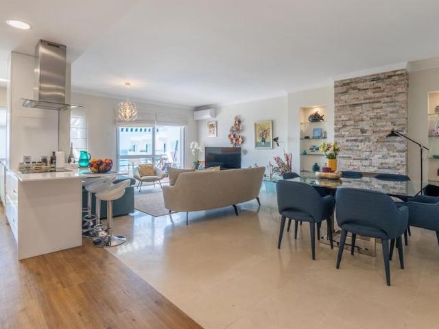 2 Bedroom Apartment with a view, Cascais