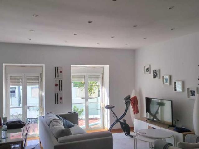 2 Bedroom Apartment with a view, Estefânia, Lisboa