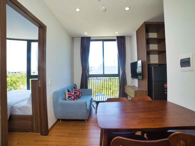 2 BEDROOM APARTMENT WITH BALCONY NEAR THE RIVER