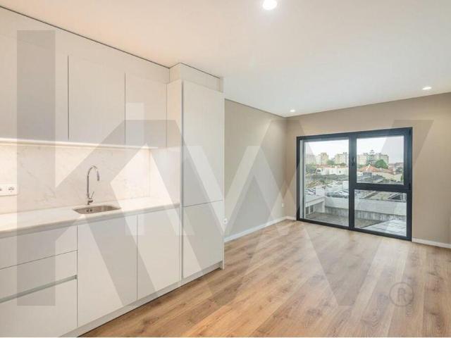 2 bedroom apartment with garage Rua Oliveira Monteiro, Porto