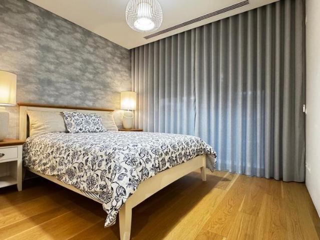 2 Bedroom Apartment with parking, Amoreiras, Lisboa