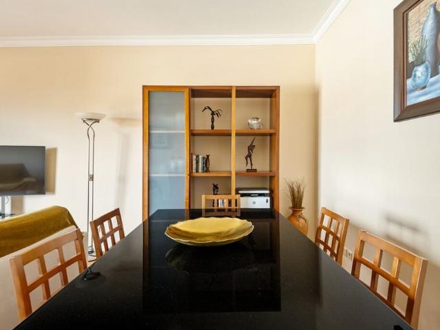 2 Bedroom Apartment with parking, Estoril, Cascais