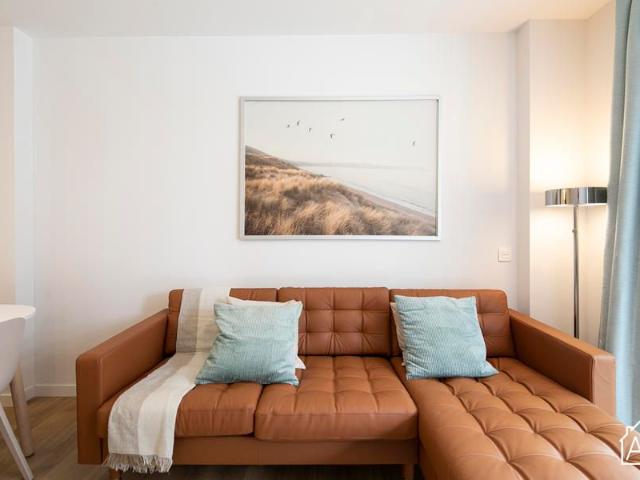 2 Bedroom Apartment with Private Terrace and Communal Pool, besides Badalona Port