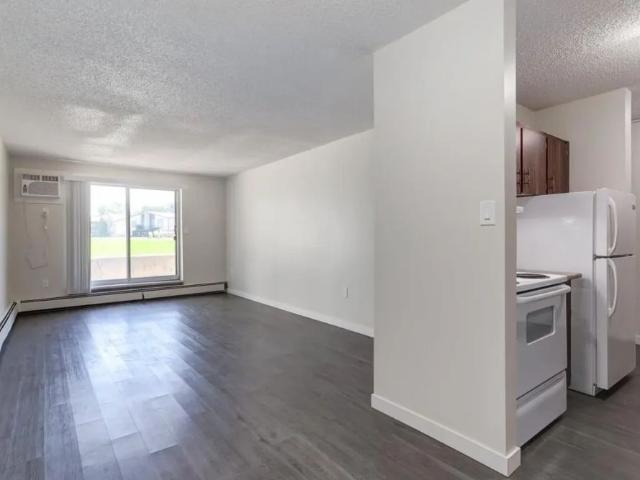2 Bedroom at Columbian Apartments
