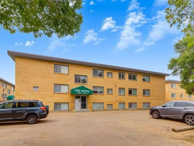2 Bedroom at Royal Manor