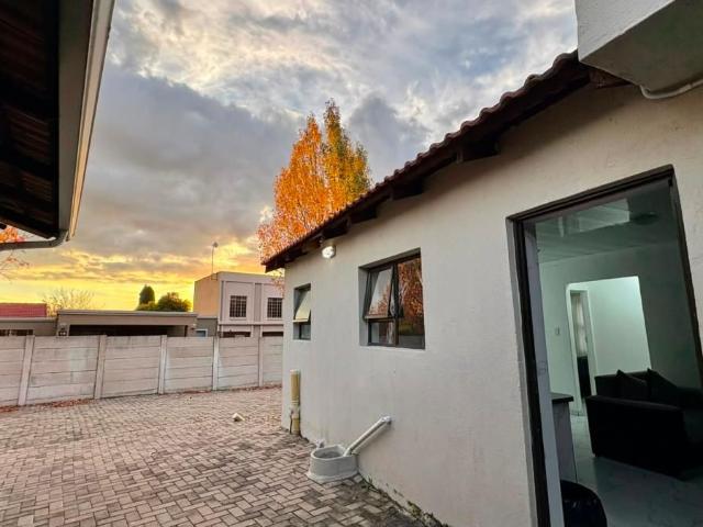 2 Bedroom bachelor flat to rent in Secunda