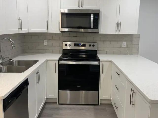 2 Bedroom Basement in Mahogany with lake access