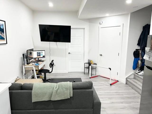 2 Bedroom Basement Suite MIDTOWN AIRDRIE