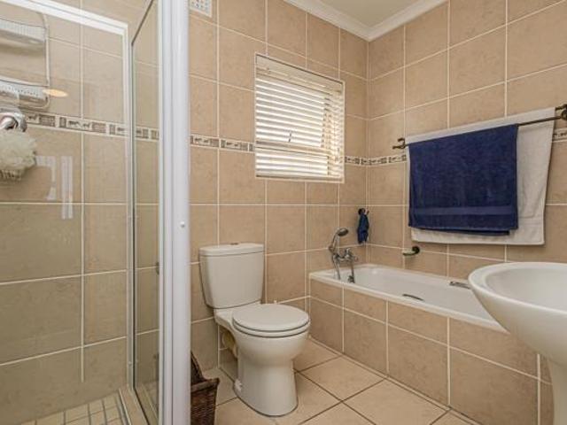 2 Bedroom Garden Cottage in Country Club
