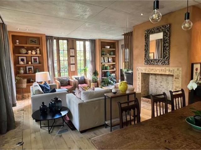 2 Bedroom Garden Cottage in Constantia