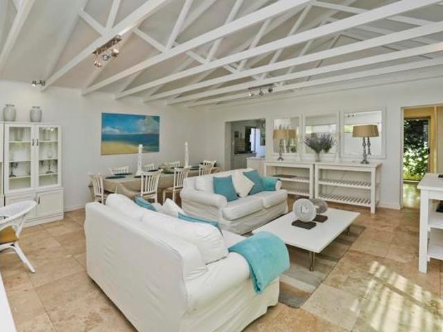 2 Bedroom Garden Cottage in Constantia