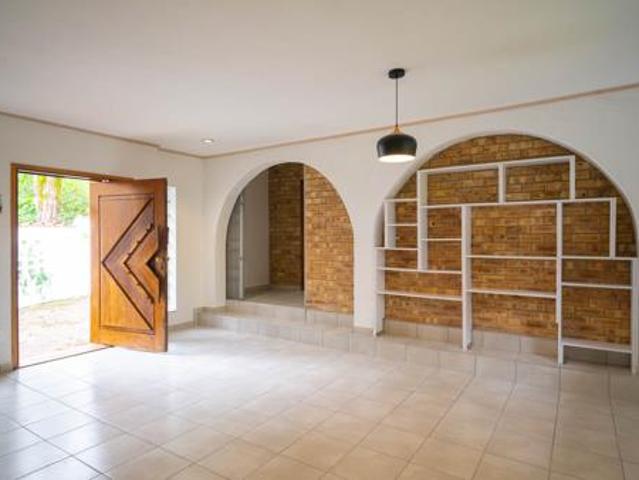 2 Bedroom Garden Cottage in Chartwell