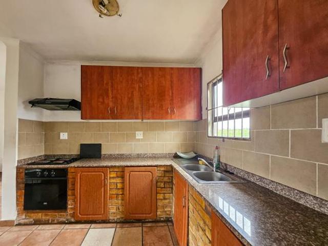 2 Bedroom Garden Cottage in Amanzimtoti