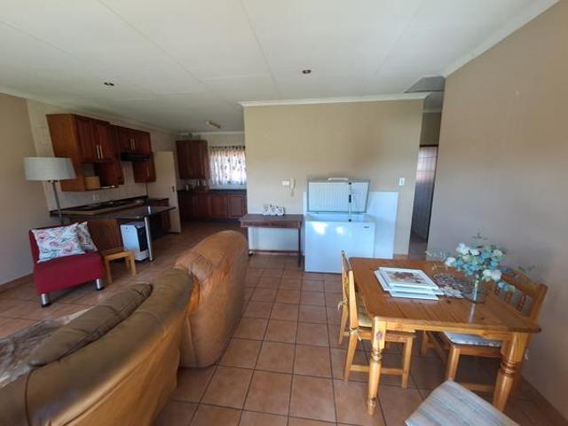 2 Bedroom Garden Cottage in Aerorand