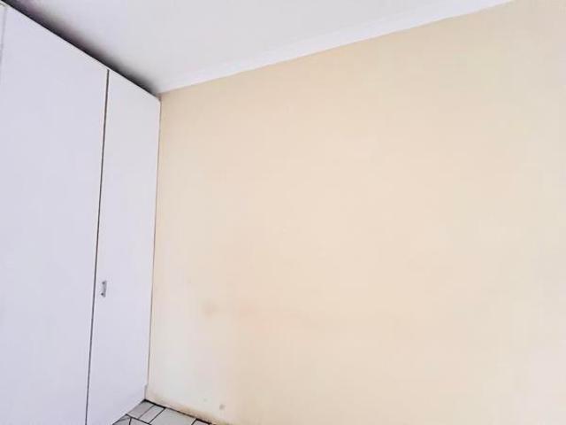 2 Bedroom Garden Cottage in Athlone Park