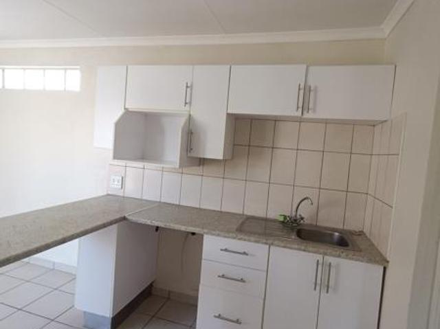 2 Bedroom Garden Cottage in Auckland Park
