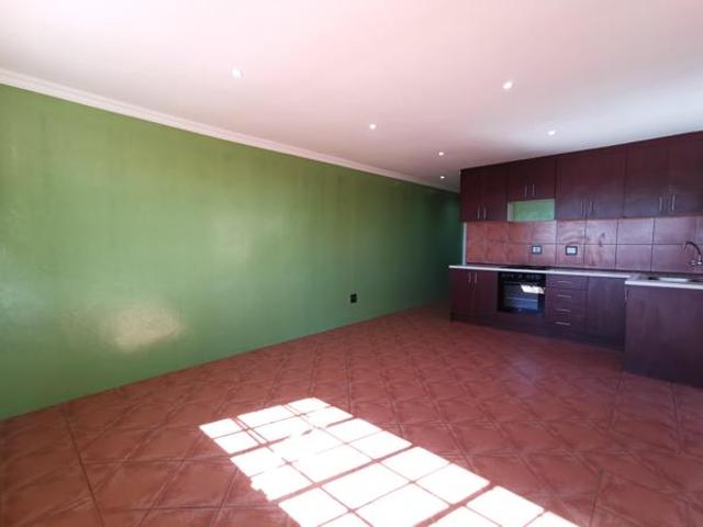 2 Bedroom Garden Cottage in Auckland Park