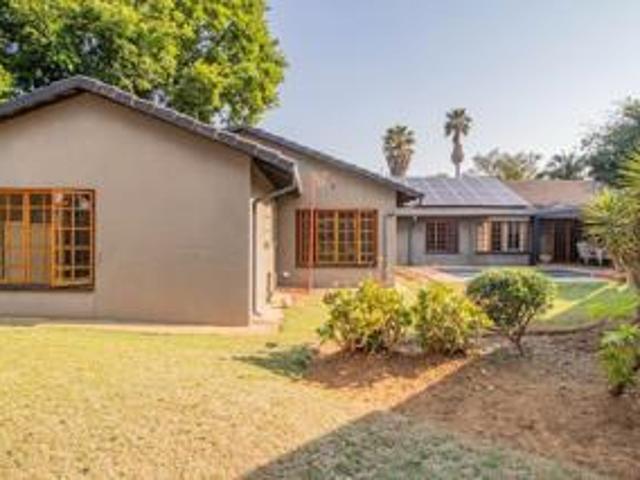 2 Bedroom Garden Cottage in Bonaero Park