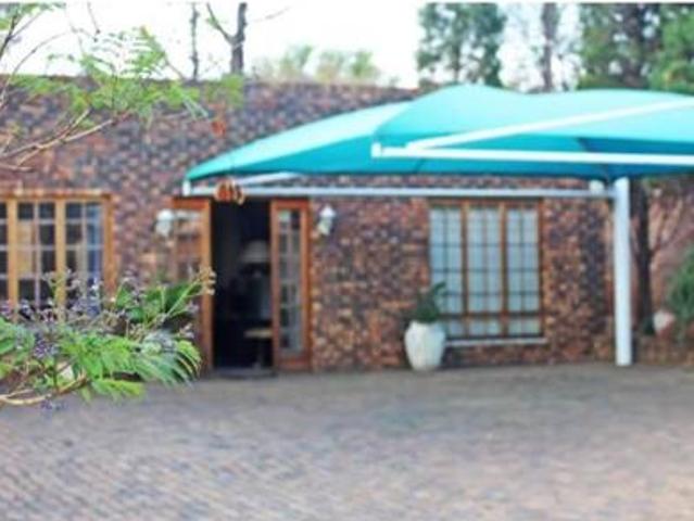 2 Bedroom Garden Cottage in Beaulieu