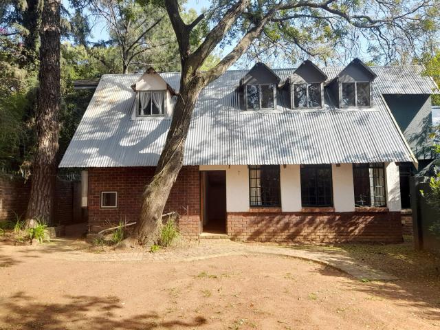 2 Bedroom Garden Cottage in Bryanston