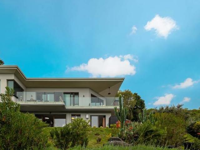 2 Bedroom Garden Cottage in Brenton On Lake