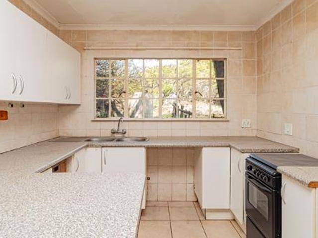 2 Bedroom Garden Cottage in Glen Austin