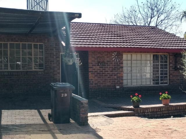 2 Bedroom Garden Cottage in Glen Austin AH