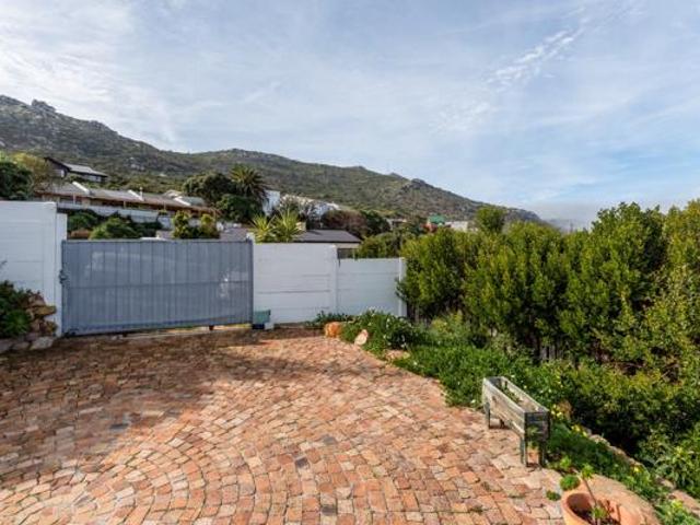 2 Bedroom Garden Cottage in Glencairn Heights