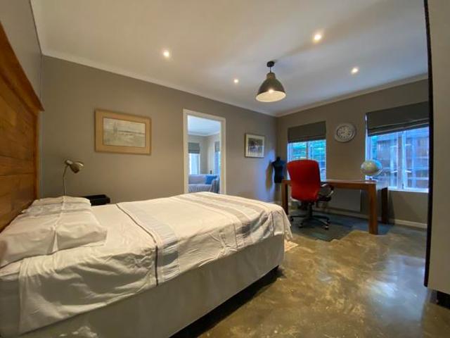 2 Bedroom Garden Cottage in Greenside