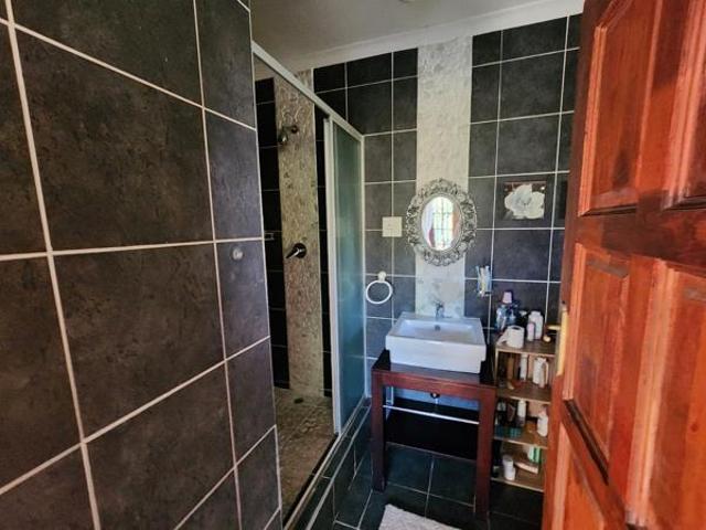 2 Bedroom Garden Cottage in Durban North