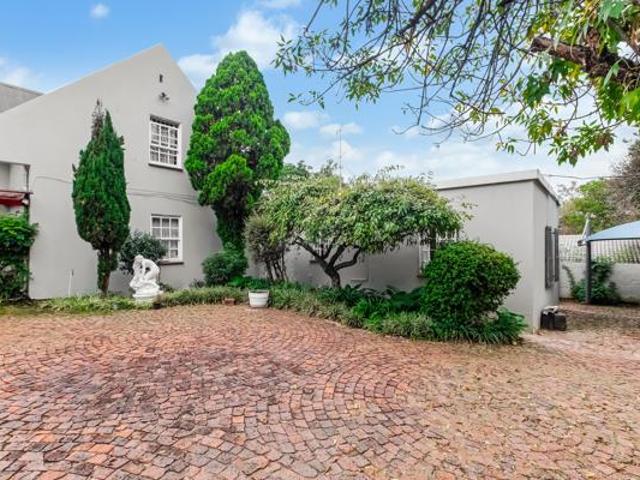2 Bedroom Garden Cottage in Edenburg