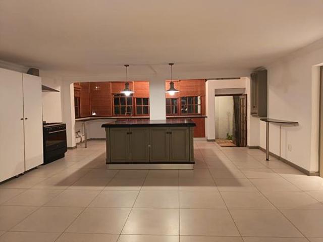2 Bedroom Garden Cottage in Ferndale