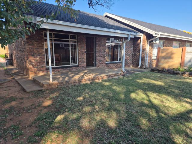 2 Bedroom Garden Cottage in Flamwood