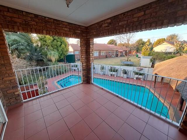 2 Bedroom Garden Cottage in Kanonkop