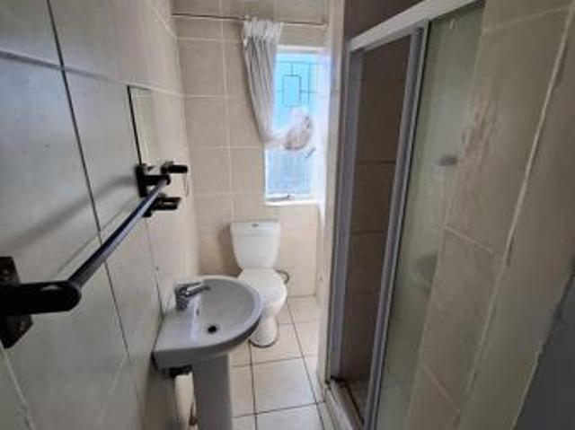 2 Bedroom Garden Cottage in Humewood