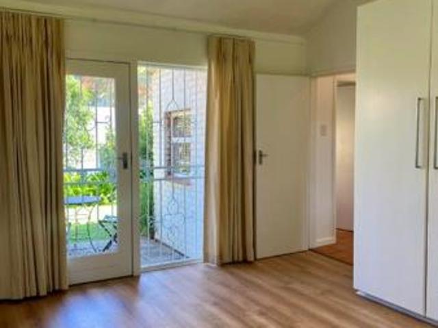 2 Bedroom Garden Cottage in Observatory