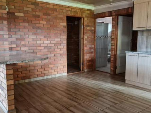 2 Bedroom Garden Cottage in Olifantshoek
