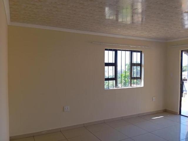 2 Bedroom Garden Cottage in Montclair