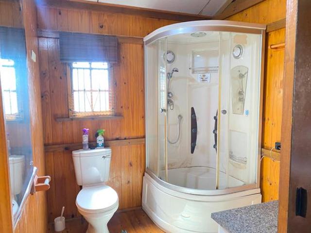 2 Bedroom Garden Cottage in Montclair